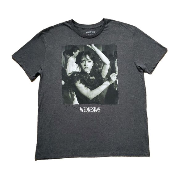 Wednesday Addams Sz XL Mens Jenna Ortega Gray Graphic T-Shirt Halloween Netflix - Picture 1 of 5